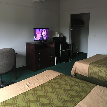 Rapids Inn & Suites Уисконсин Рапидс Екстериор снимка