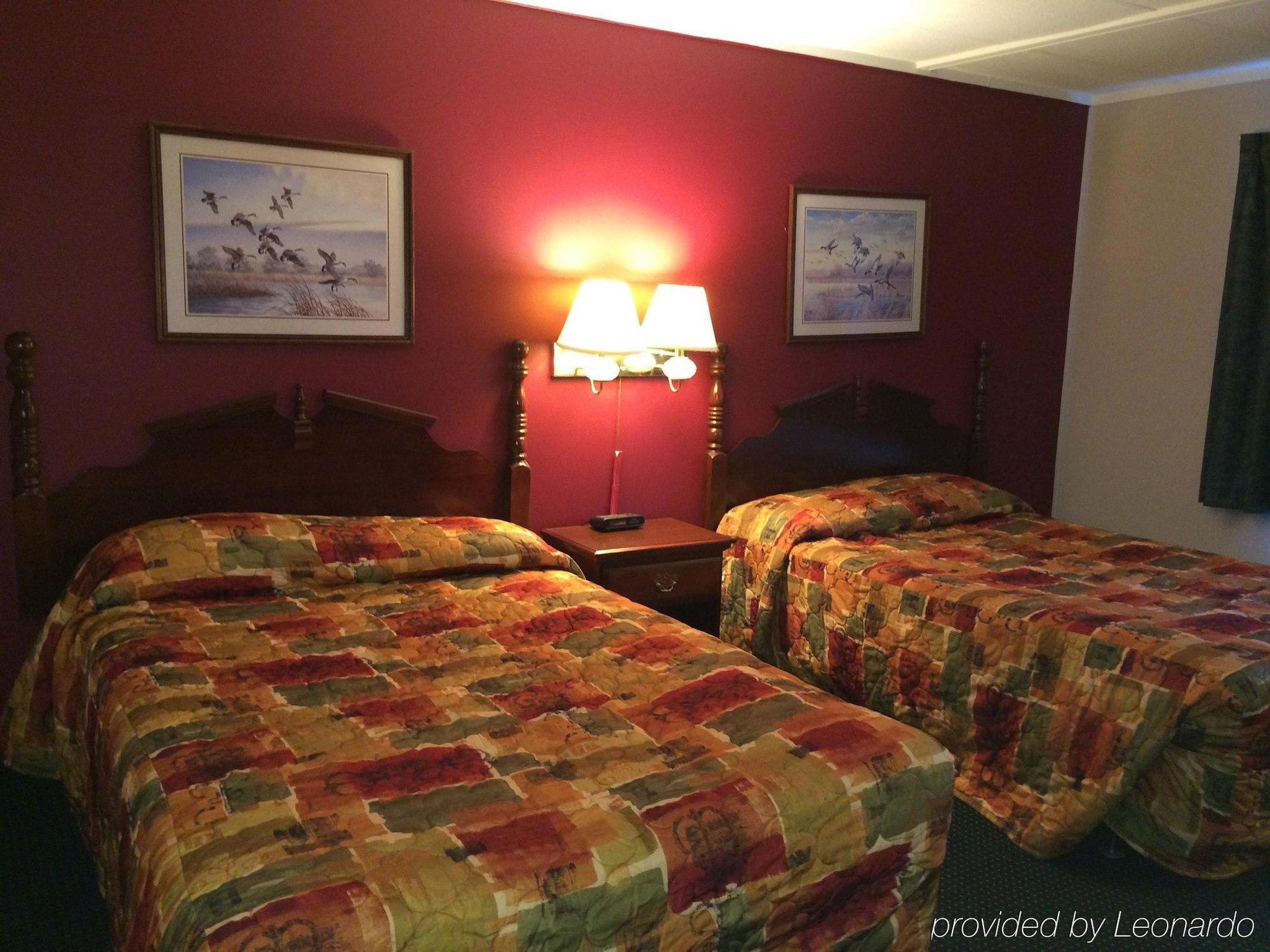 Rapids Inn & Suites Уисконсин Рапидс Екстериор снимка