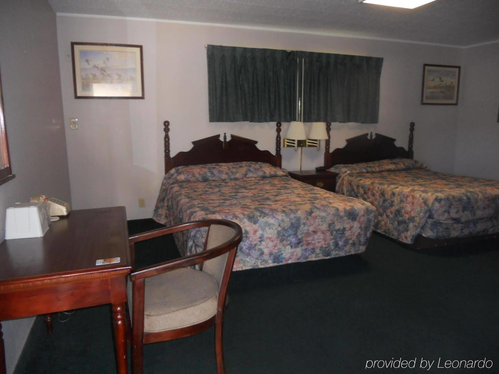 Rapids Inn & Suites Уисконсин Рапидс Екстериор снимка
