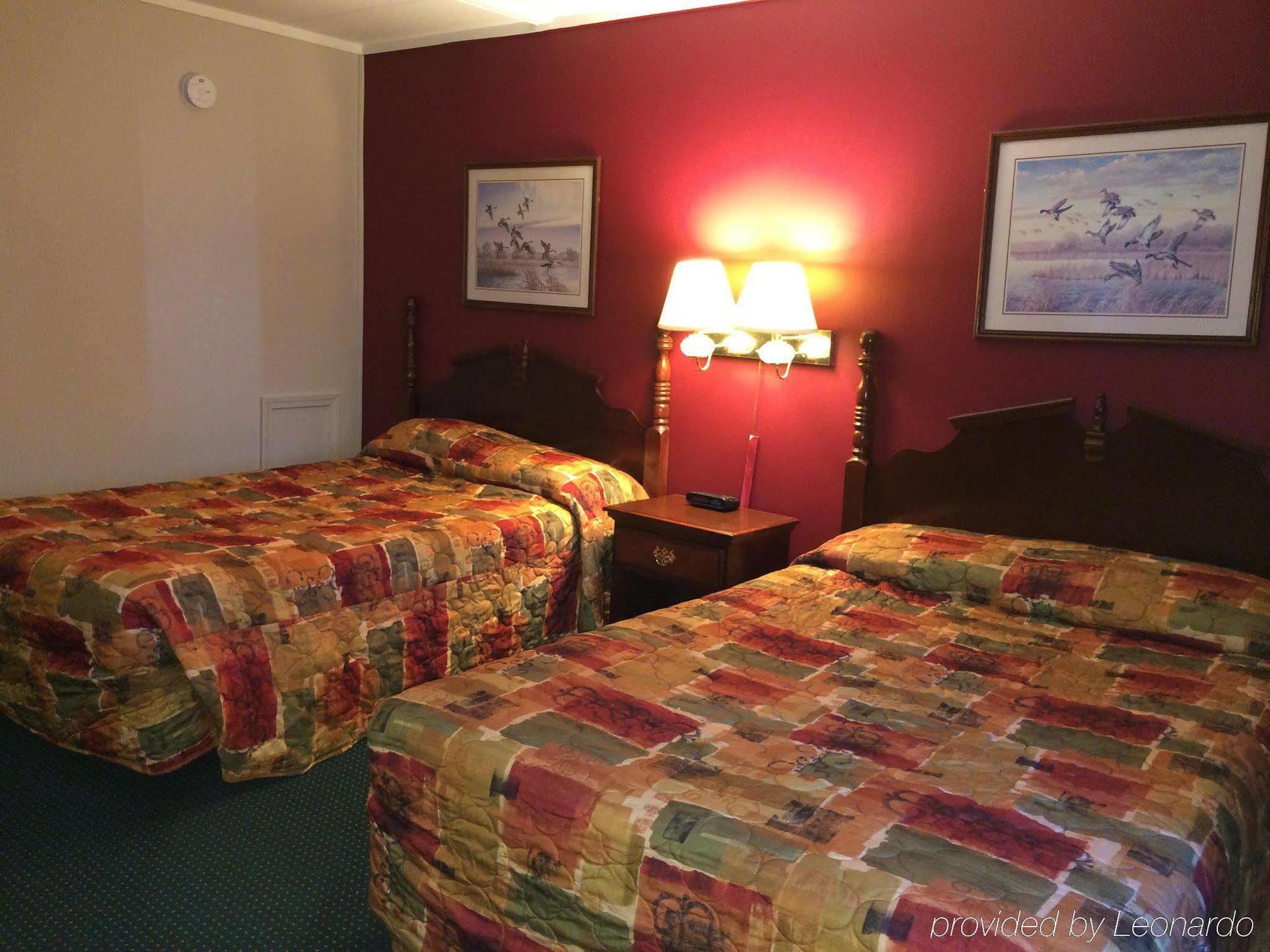 Rapids Inn & Suites Уисконсин Рапидс Екстериор снимка