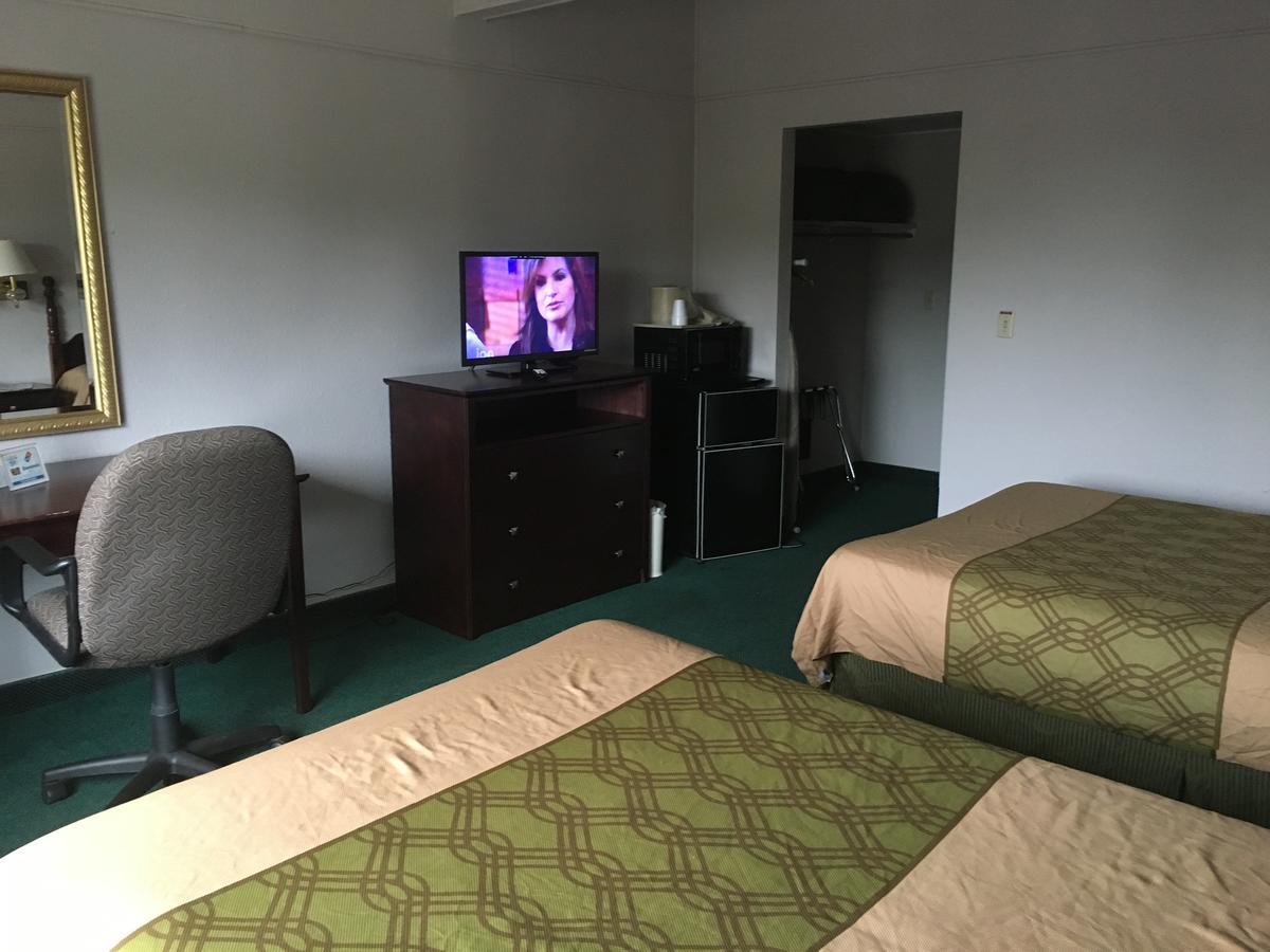 Rapids Inn & Suites Уисконсин Рапидс Екстериор снимка
