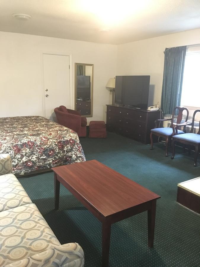 Rapids Inn & Suites Уисконсин Рапидс Екстериор снимка