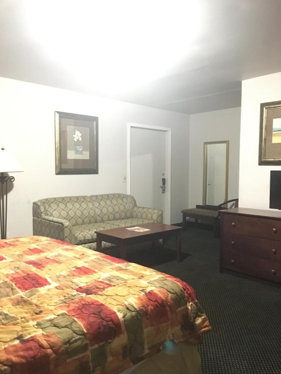 Rapids Inn & Suites Уисконсин Рапидс Екстериор снимка